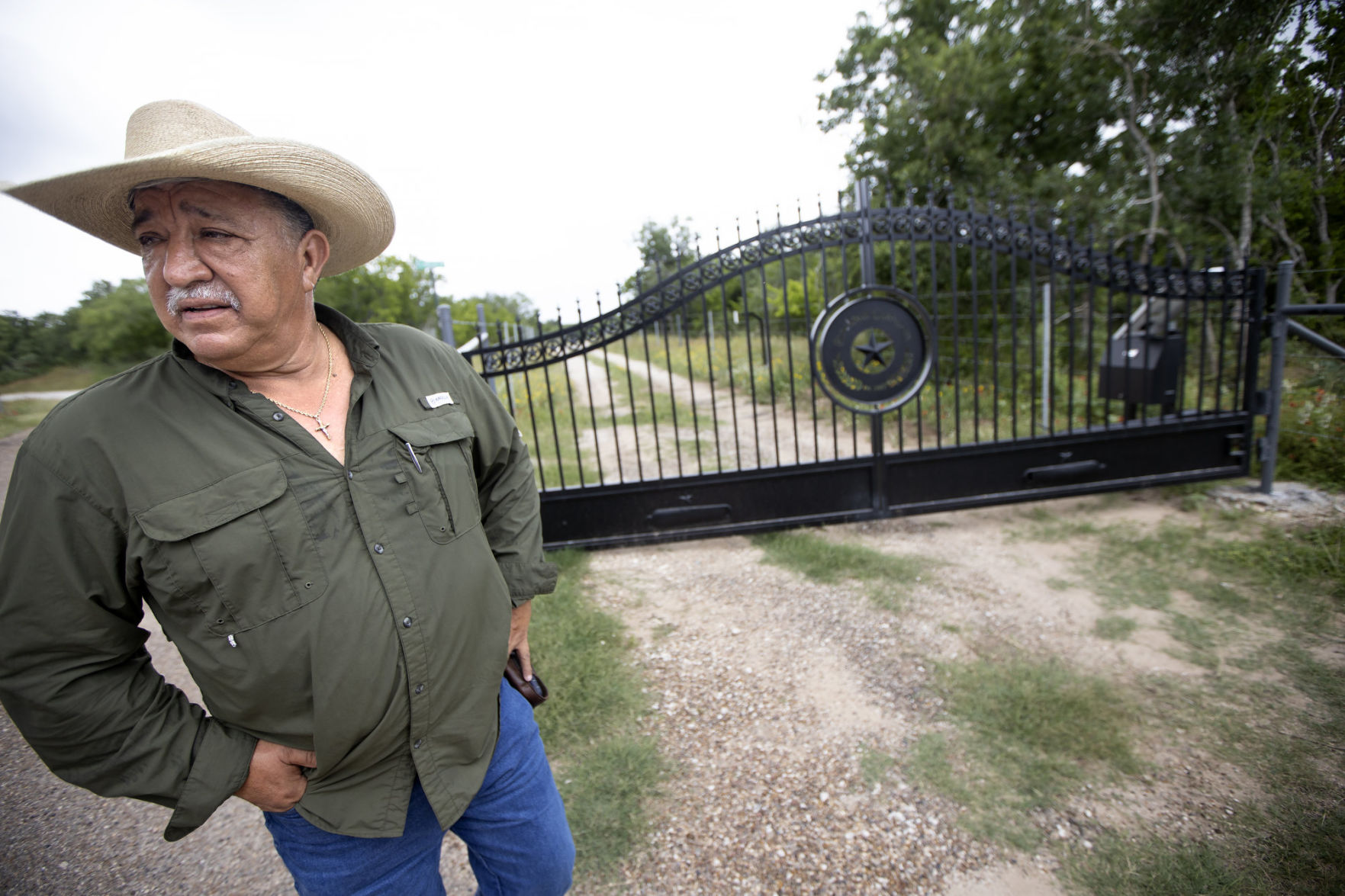 Residents upset after being denied access to Goliad cemetery